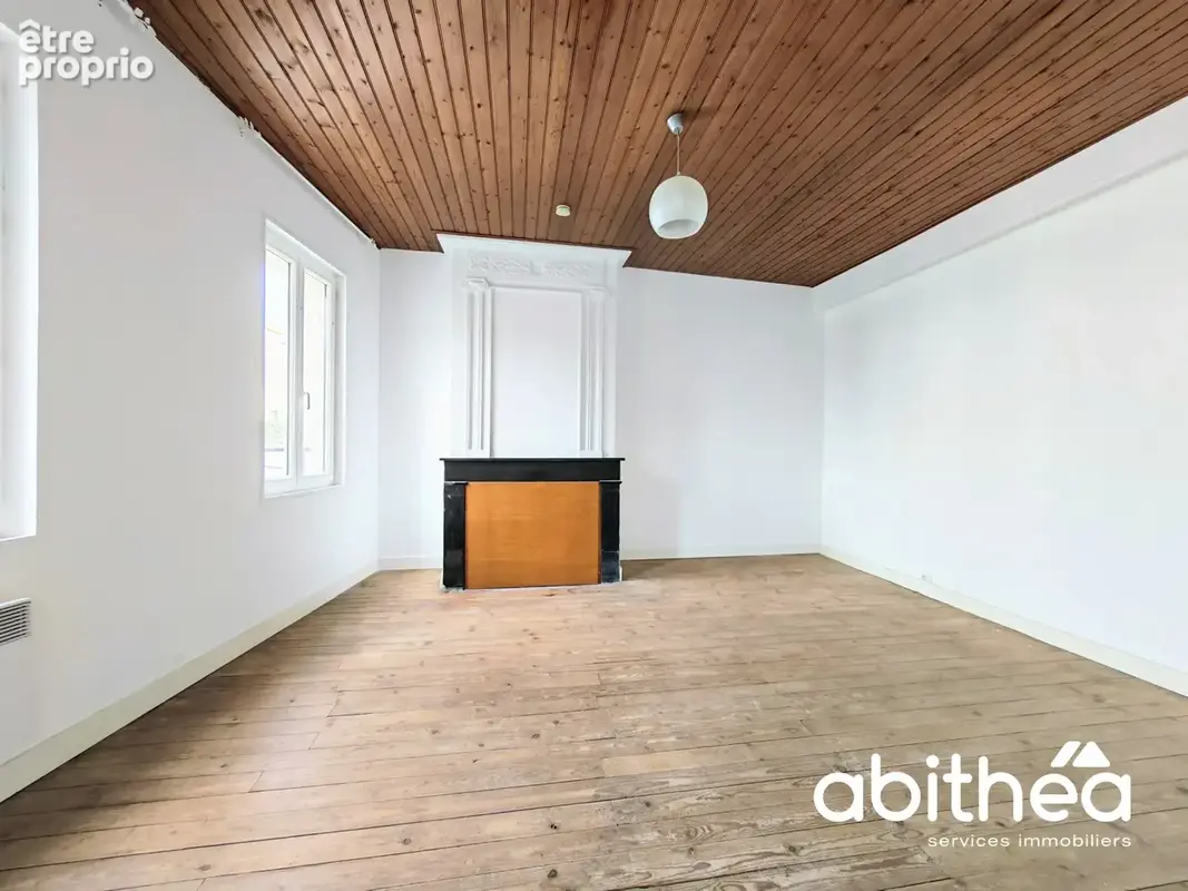 Maison F4 de 115 m2 en plein bourg de Fronsac ! - photo 7