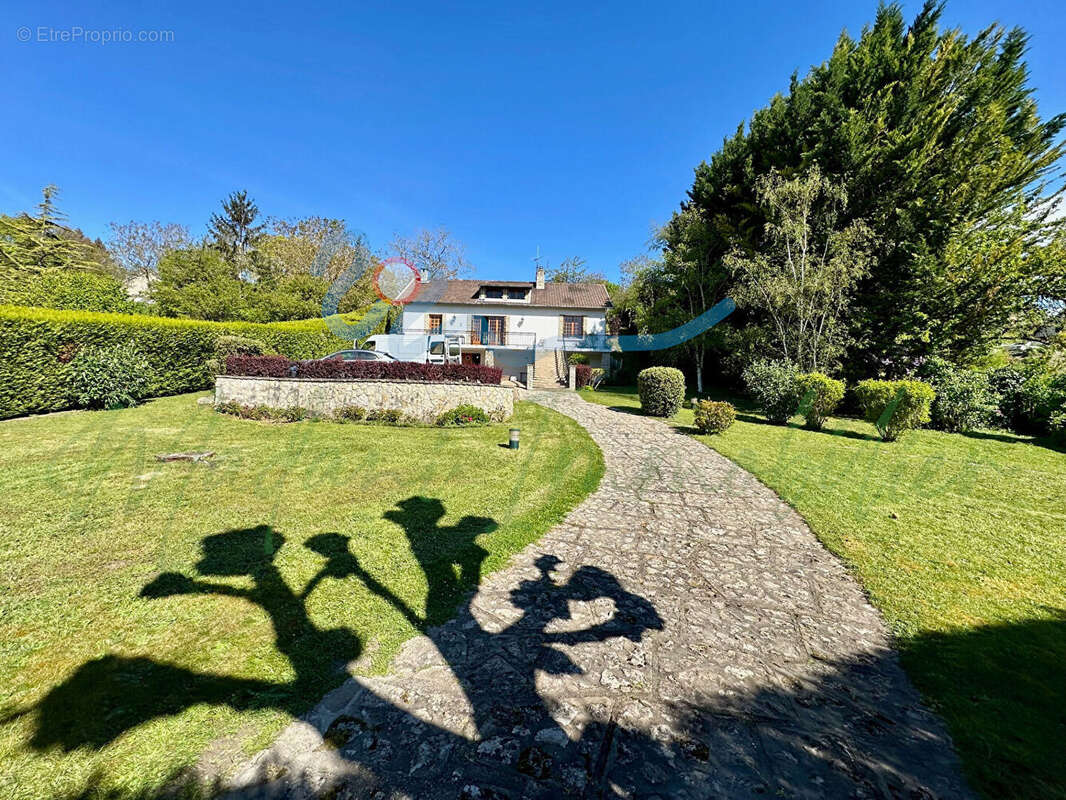 Maison à MOUSSEAUX-SUR-SEINE