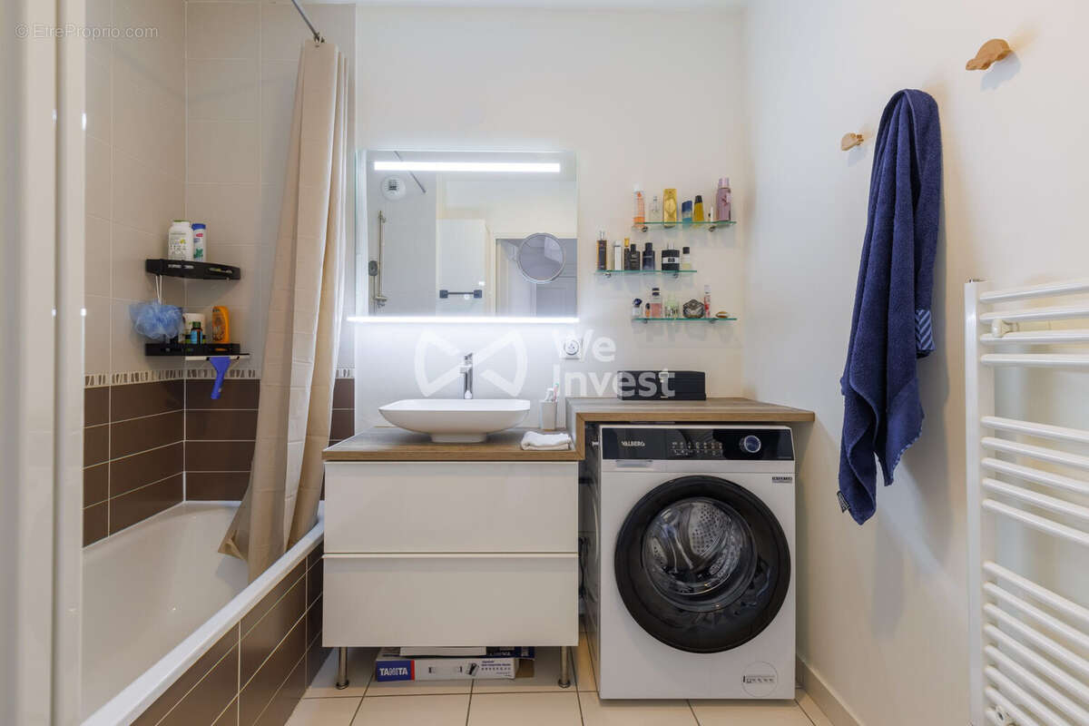 Appartement à MEYZIEU