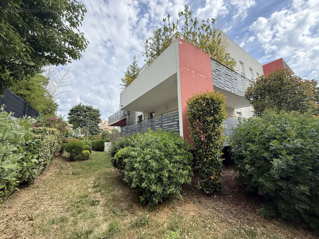 Appartement t3 garage et terrasse - photo 3