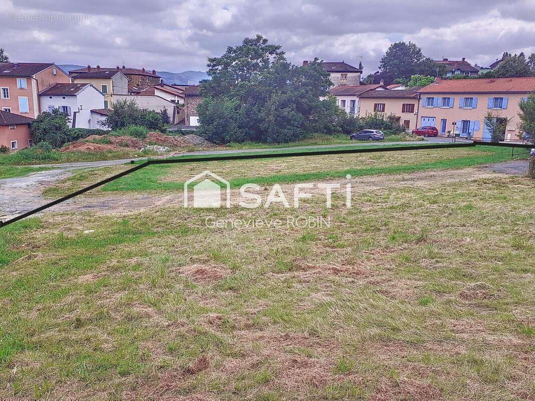 Photo 2 - Terrain à SAVIGNY