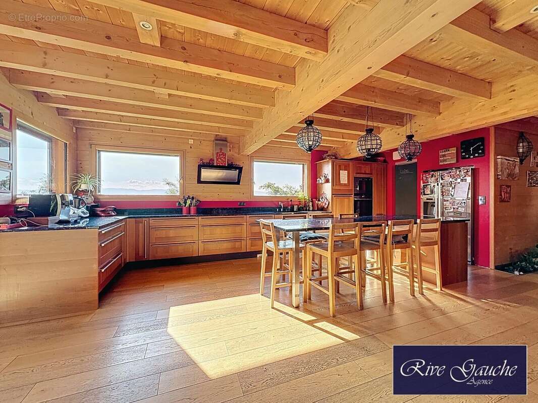 Maison à SAINT-CERGUES