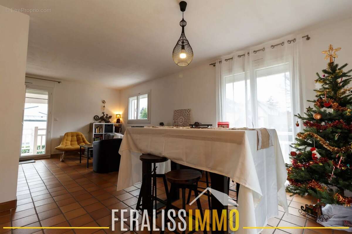 Maison à MEZY-SUR-SEINE