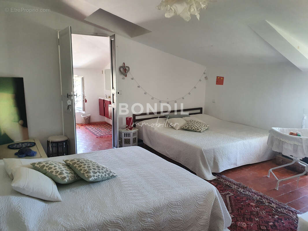 Maison à LA BASTIDE-DES-JOURDANS