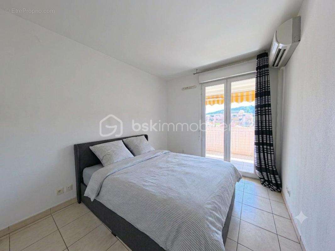 Appartement à VALLAURIS