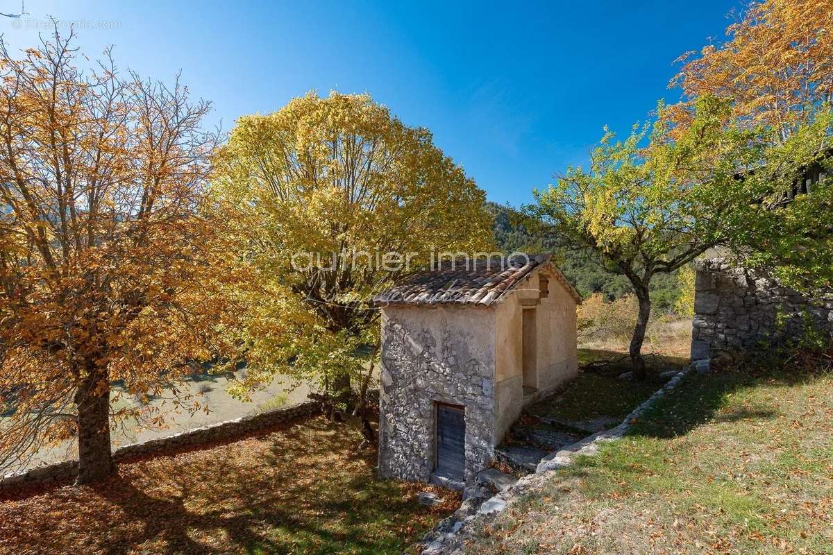 Appartement à SERANON