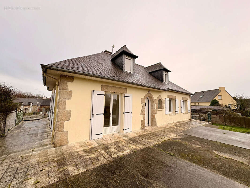 Maison à BAGUER-PICAN