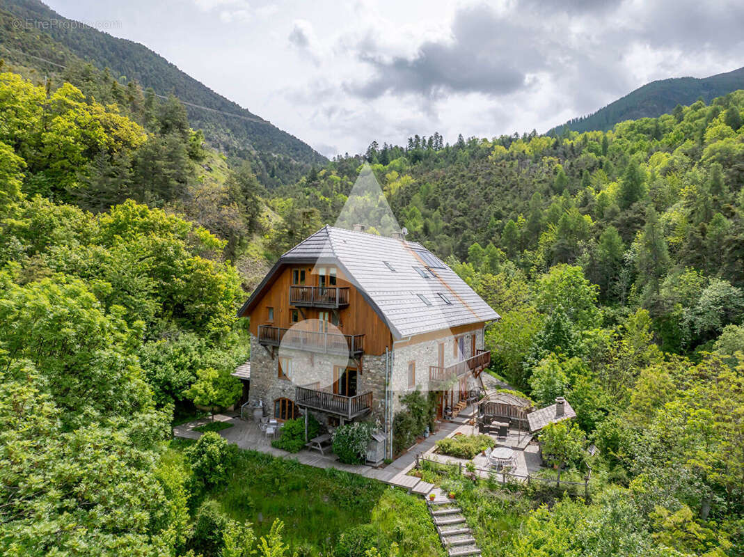 Maison à SAINT-ANDRE-D'EMBRUN