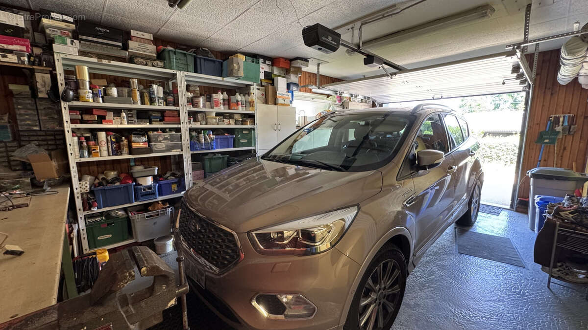 Maison à PUGNY-CHATENOD