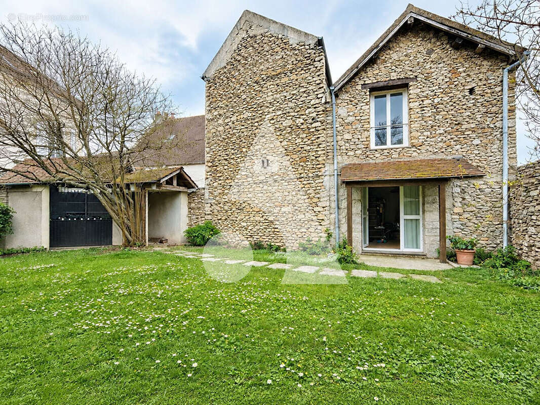 Maison à AMILLIS