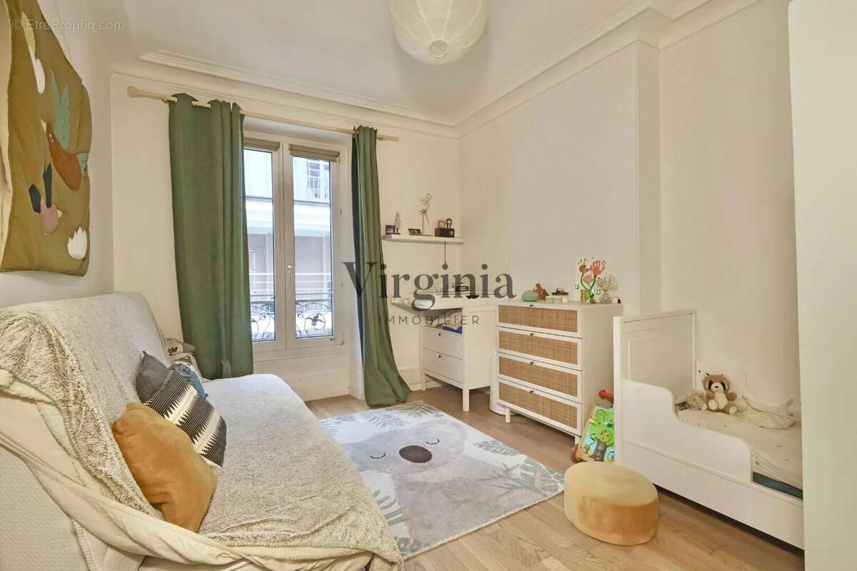 Appartement à CHARENTON-LE-PONT