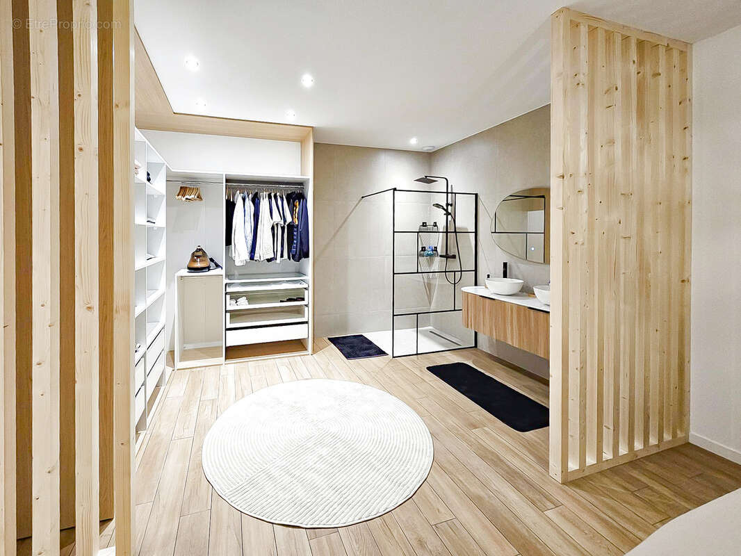 Maison à SAINT-SORLIN-EN-VALLOIRE