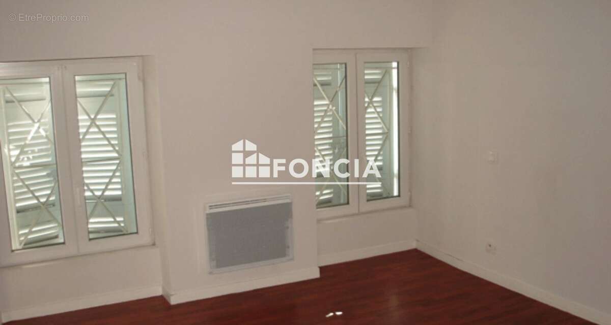 Appartement à ROQUEFORT