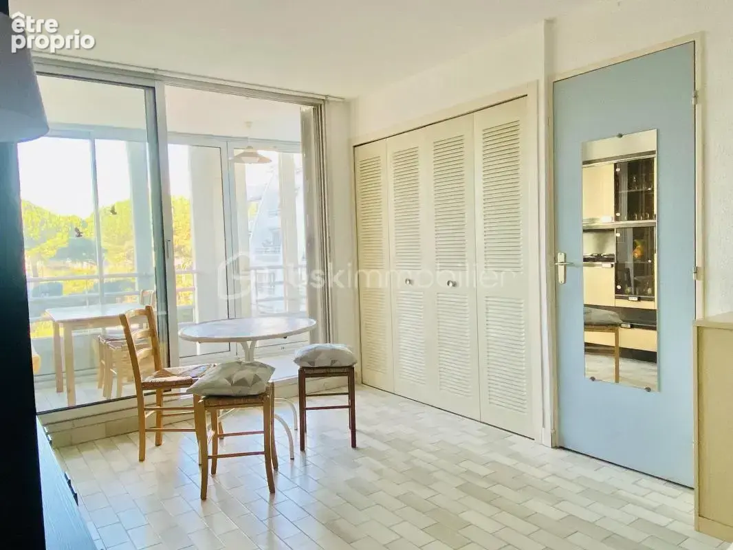 La Grande-Motte – Studio avec cabine, loggia et parking à proximité des plages - photo 2