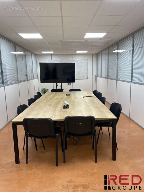 Commerce 937 m² à Gardanne  - photo 3