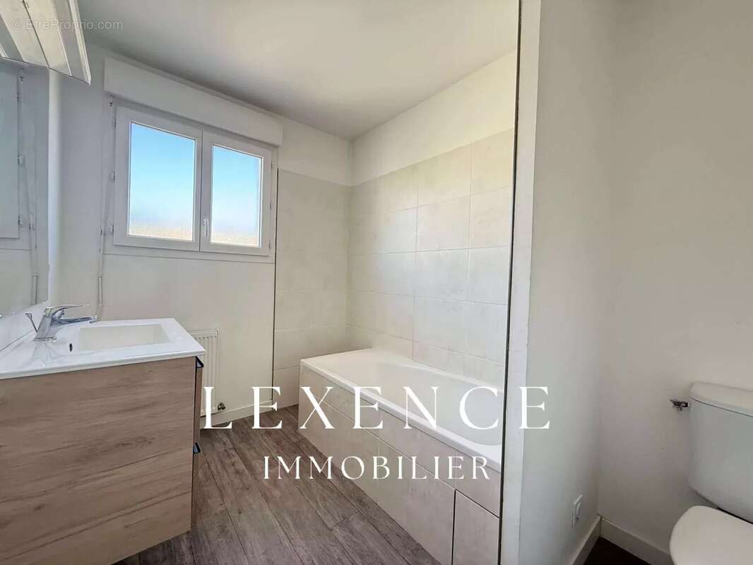 Maison à LA FARE-LES-OLIVIERS