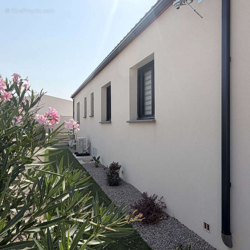 Maison Colombiers 4 pièce(s) 109.67 m2 - photo 5