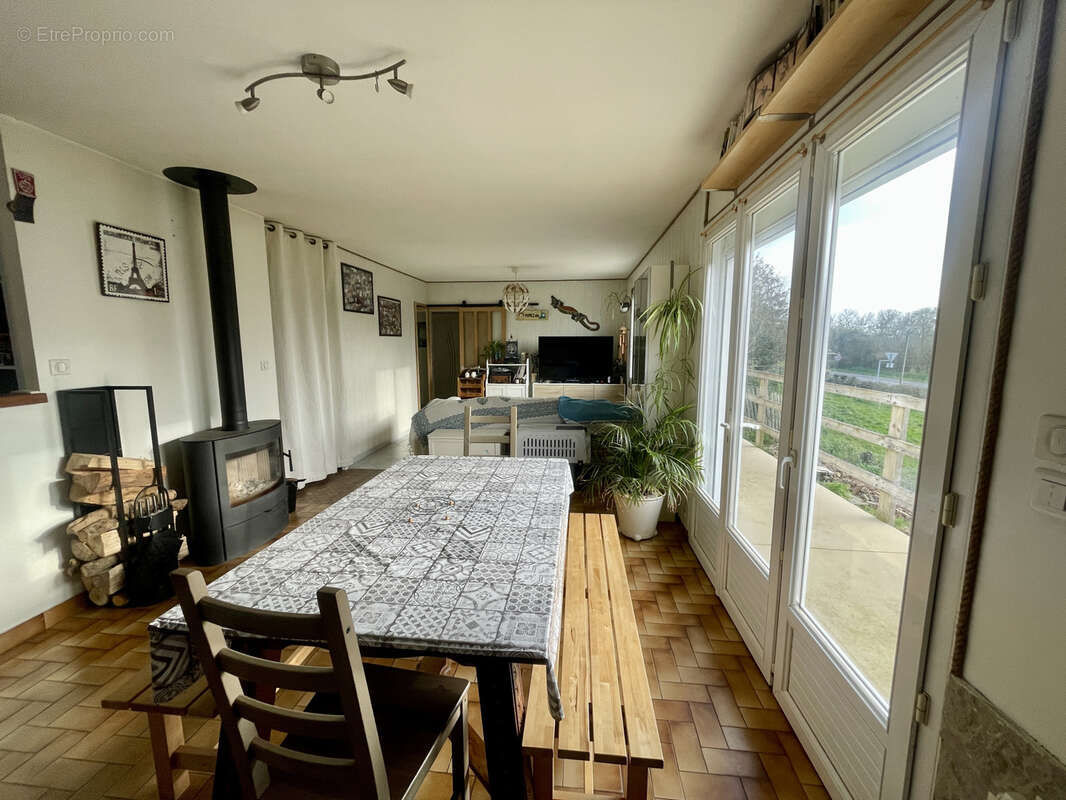 Maison à COMMEQUIERS