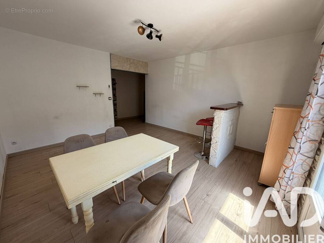 Photo 1 - Appartement à LIVRON-SUR-DROME