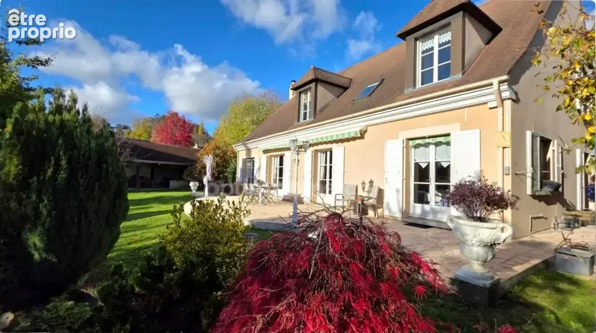 SAINT-PRIX, VAL D’OISE (95) : Propriété de 230 m² habitables (255 m² au sol) - 9 pièces principales - 7 chambres - 3 garages – P - photo 2