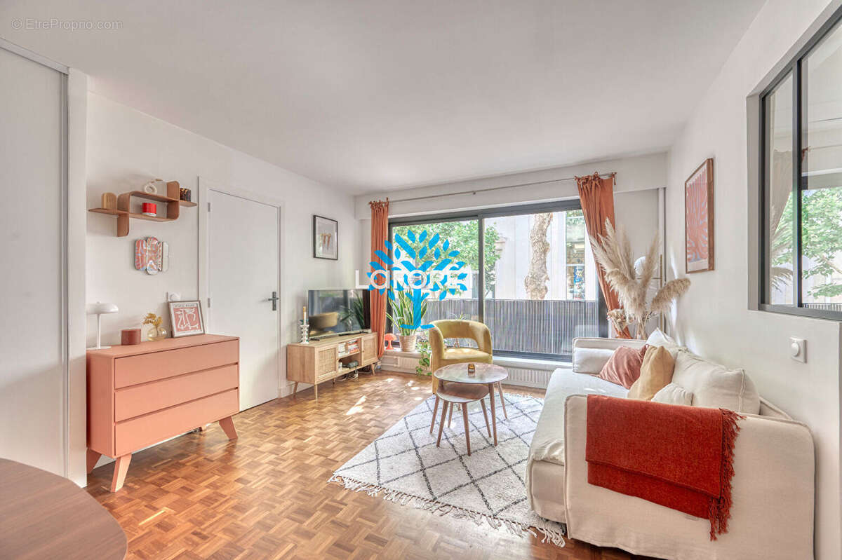 Appartement à NEUILLY-SUR-SEINE