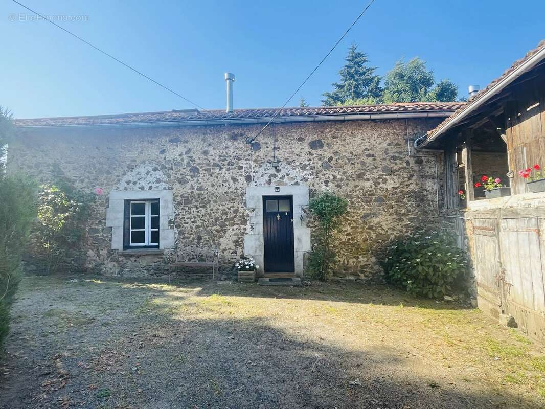 Maison à EXIDEUIL