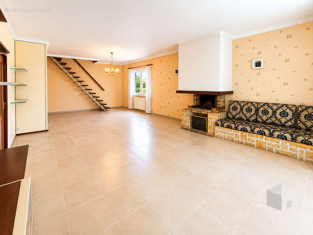 Maison à MONTELIMAR