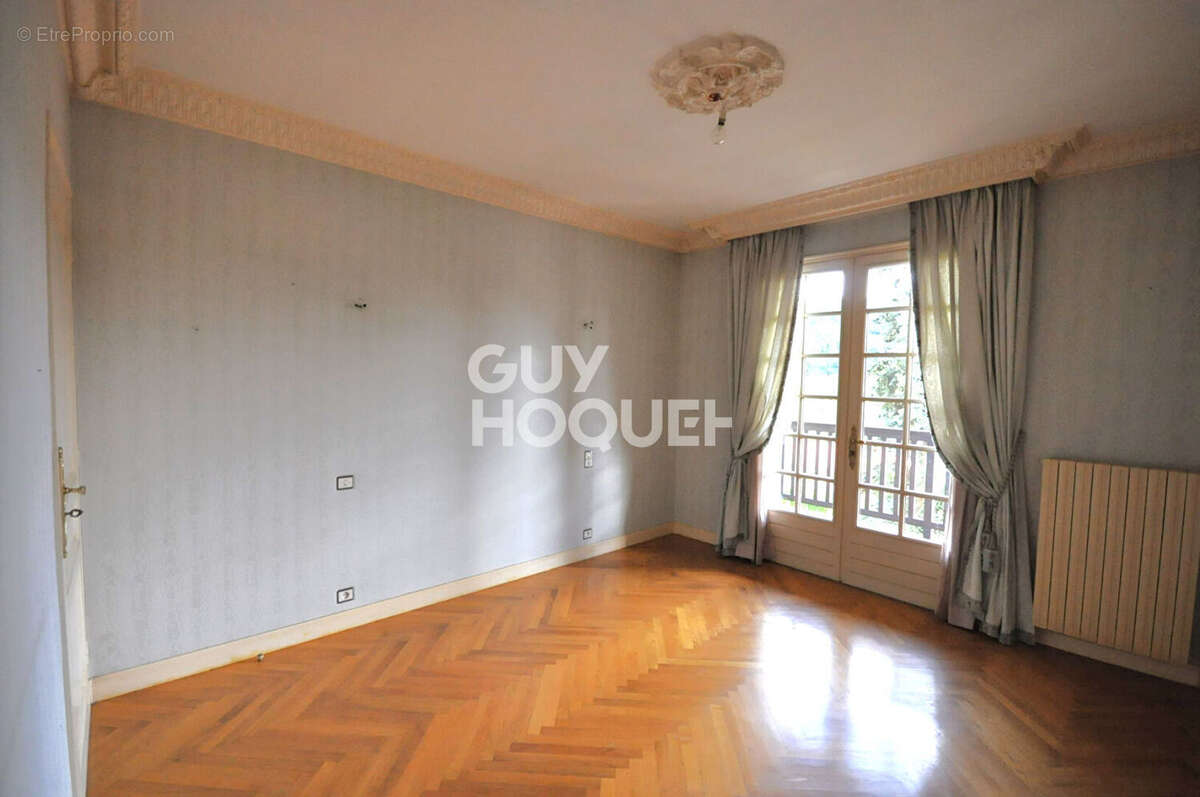 Maison à SAINT-SYMPHORIEN-SUR-COISE
