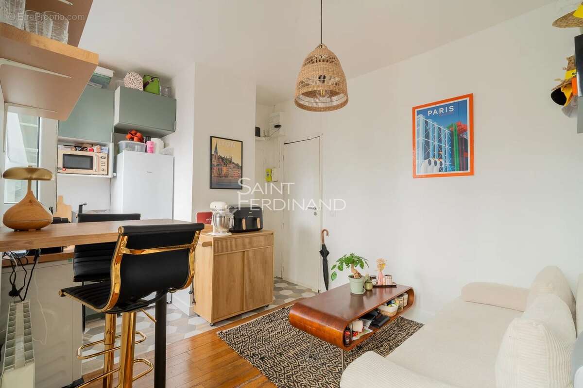 Appartement à PARIS-17E