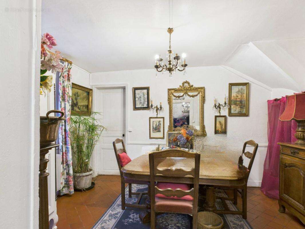 Maison à ELINCOURT-SAINTE-MARGUERITE