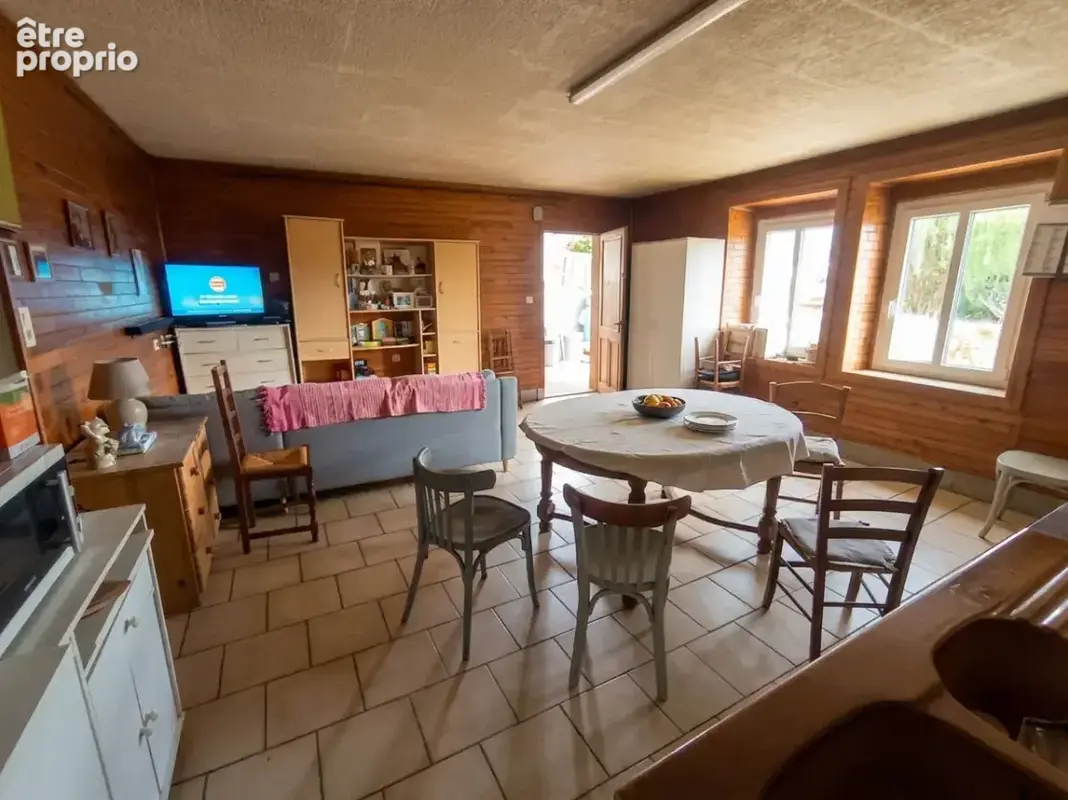 Immeuble de rapport à fort potentiel — 281 m2 hab. sur terrain constructible de 2 588 m2 - photo 4