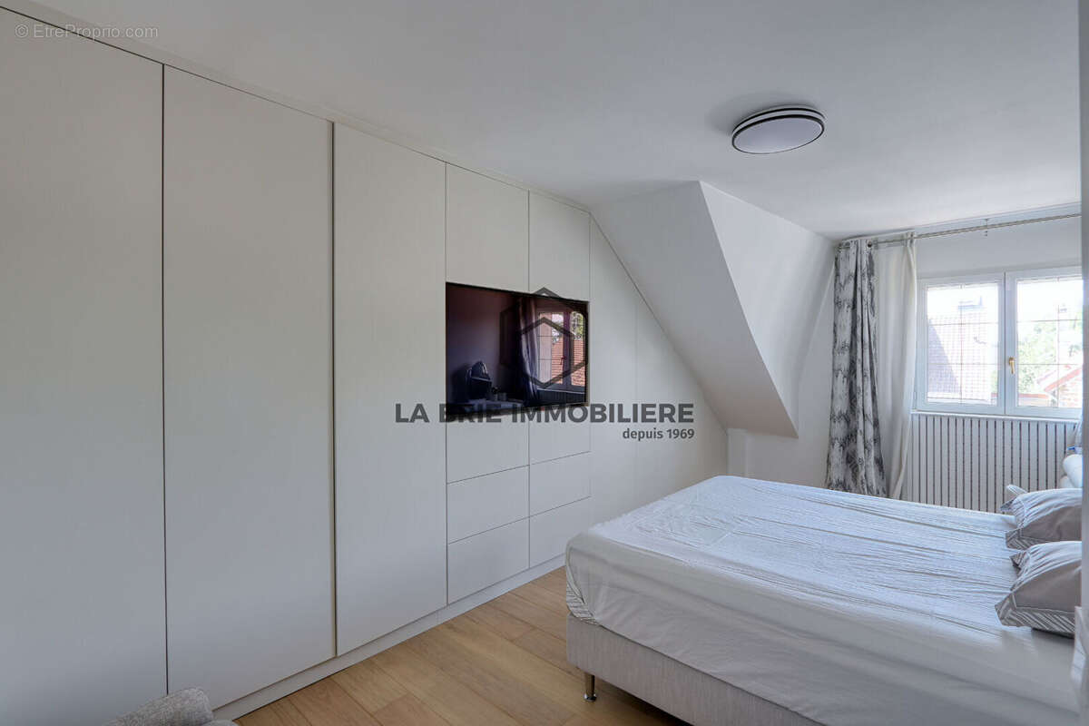 Maison à VILLECRESNES