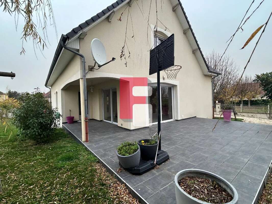 Maison à VILLECHETIF