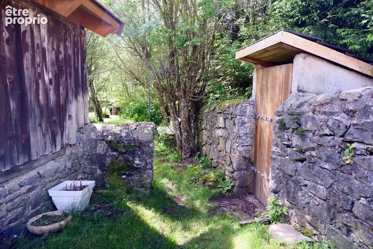 Maison en pierre de 221 m2 avec dépendances et gîte - Le Mazet-Saint-Voy - photo 42
