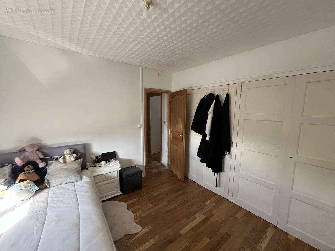 Appartement à CHENOVE