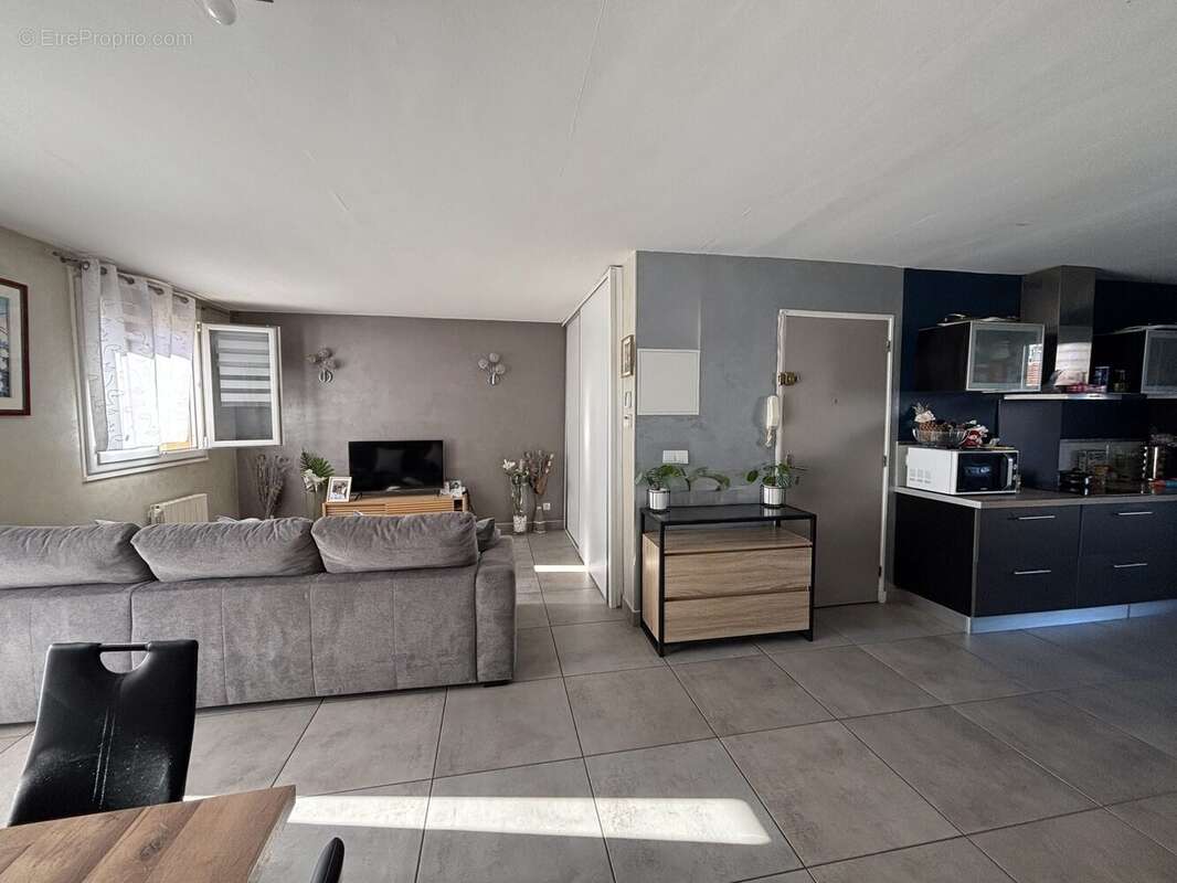 Appartement 63 m² à Romans-Sur-Isere  - photo 2