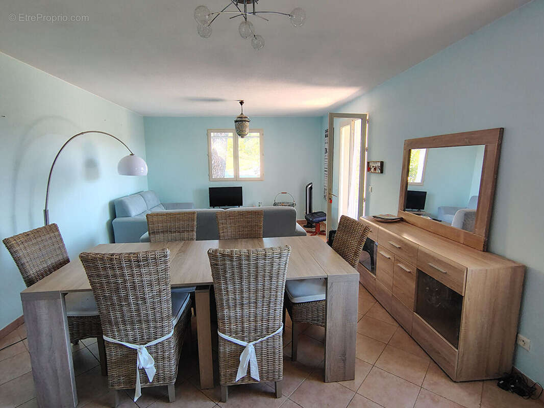 En exclusivité à Quinson : Charmante maison individuelle de plain-pied  avec garage - photo 12