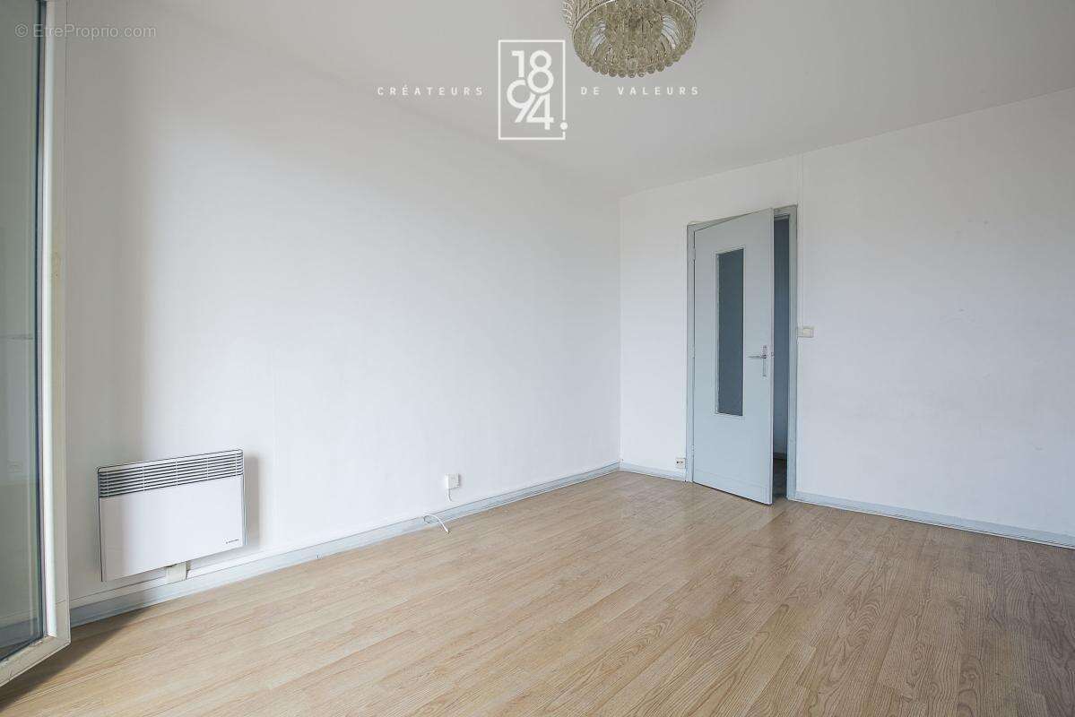 Appartement à MARSEILLE-6E