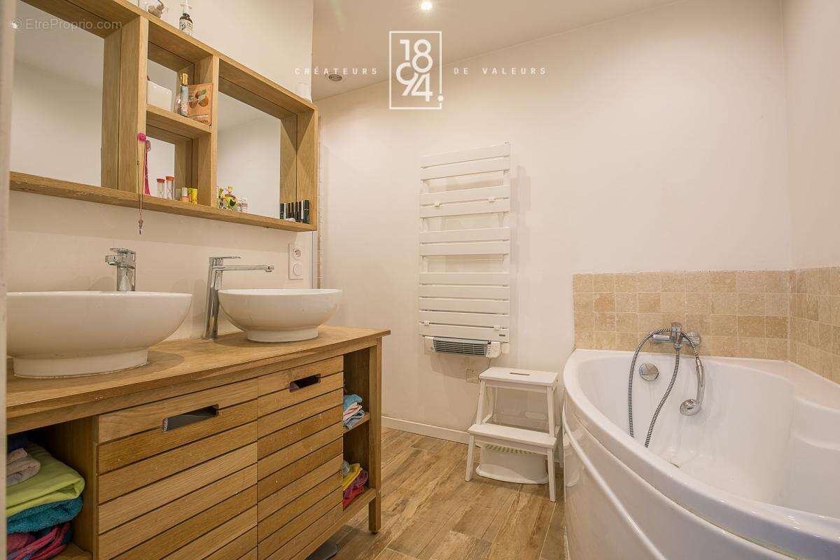 Appartement à MARSEILLE-8E