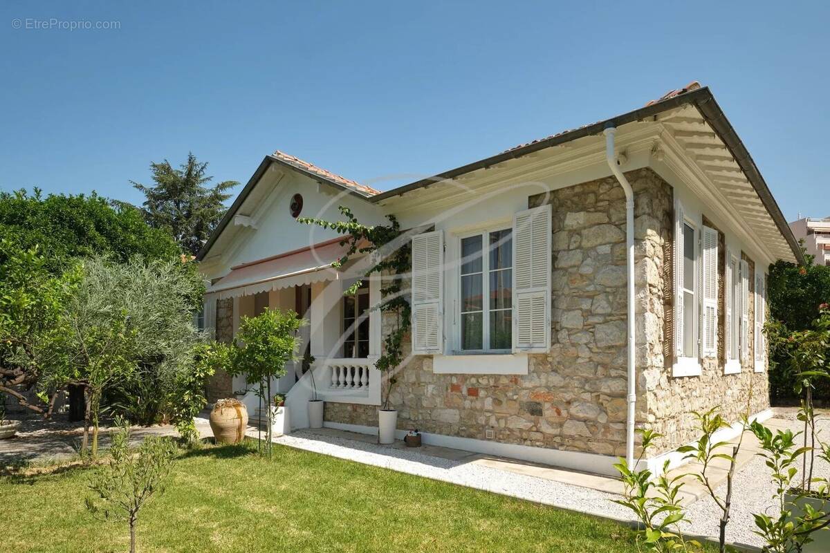 Maison à ROQUEBRUNE-CAP-MARTIN