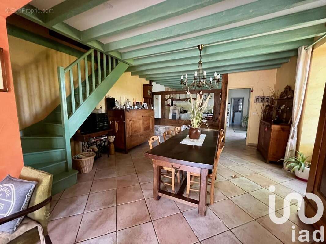Maison 153 m² à Coimeres  - photo 2