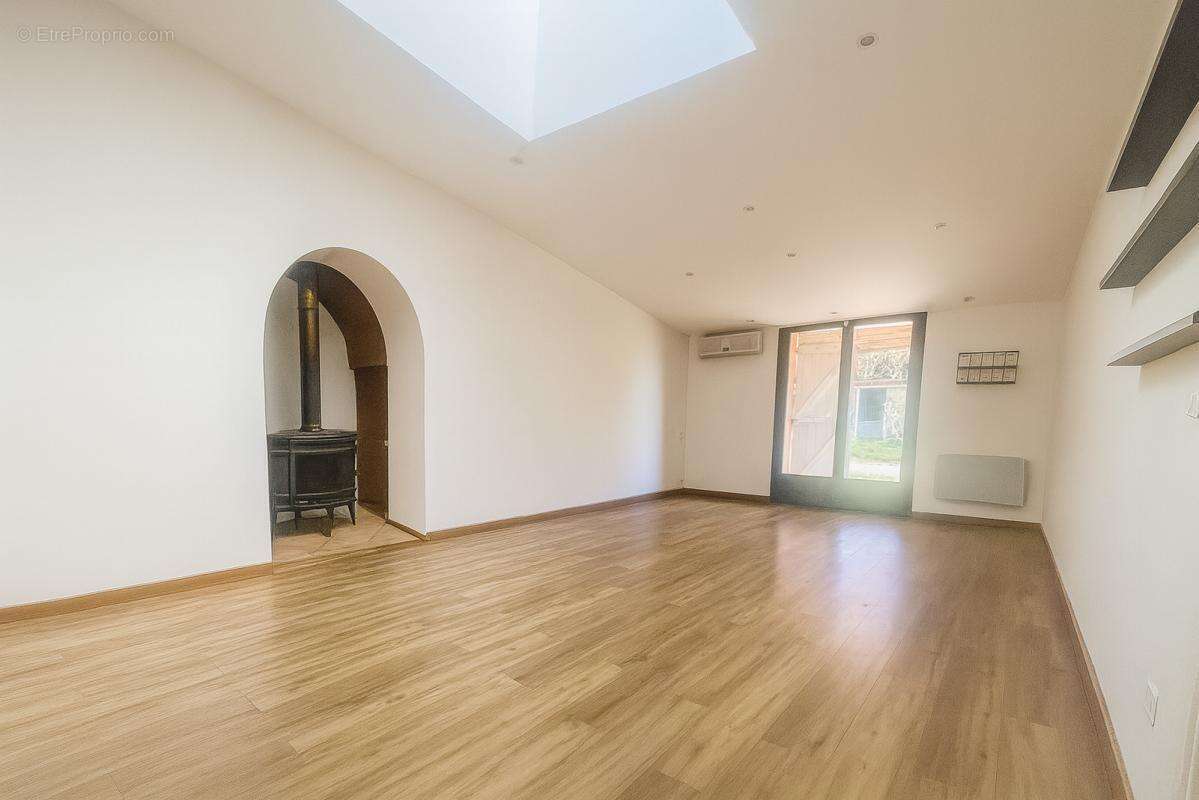 Maison à LA VILLE-DIEU-DU-TEMPLE