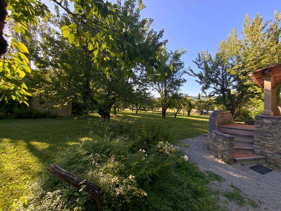 En Provence, Propriété d'Exception composée de diverses maisons en pierre pour plus de 1000 m² de bâti sur 6.3 HA - photo 17