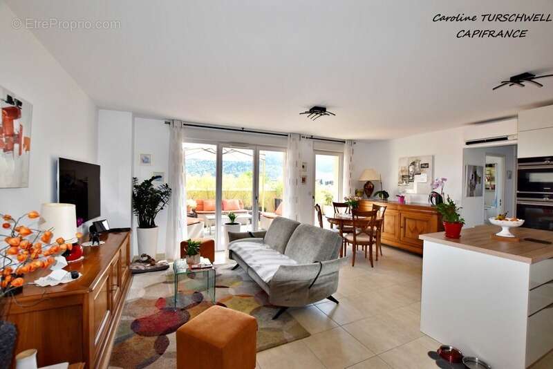 Sollies pont (83) - superbe t3 de 65m² dernier étage avec 60m² de terrasses et 2 parkings - photo 2