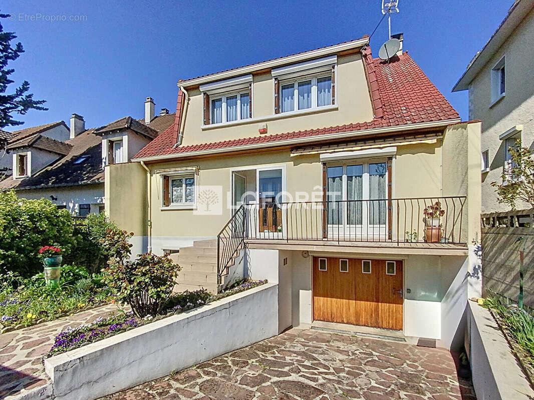 Maison à VERNEUIL-SUR-SEINE