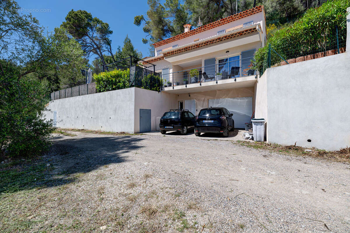Maison à TOURRETTE-LEVENS