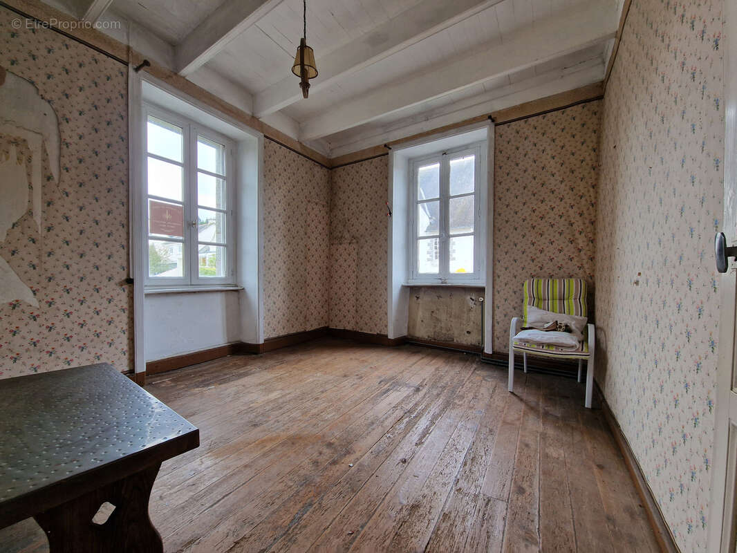 Maison à SAINT-NICOLAS-DU-PELEM