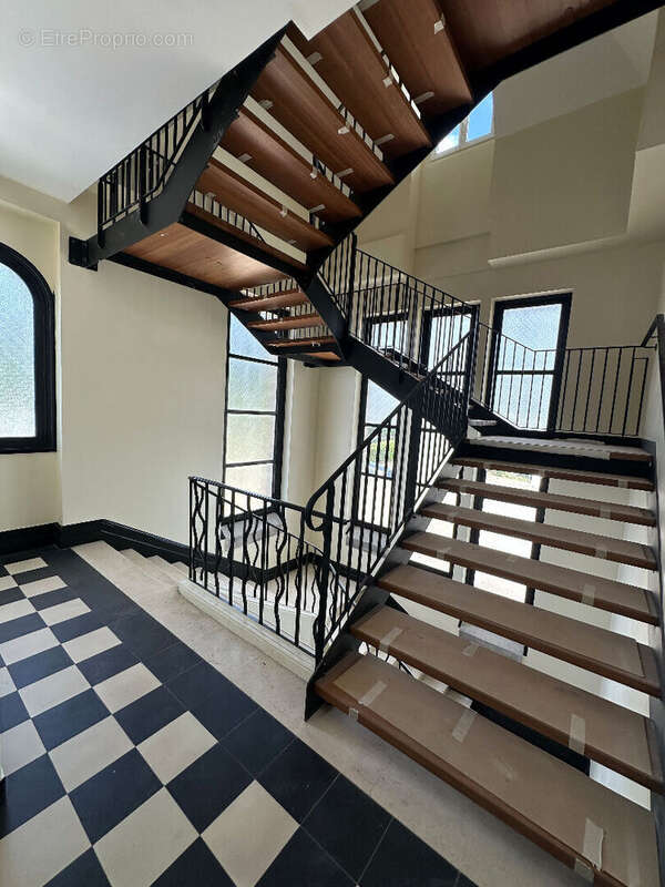 Appartement à MONT-SAINT-AIGNAN