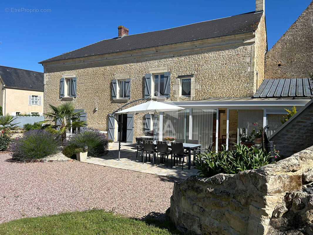 Maison à SAINT-PIERRE-SUR-DIVES