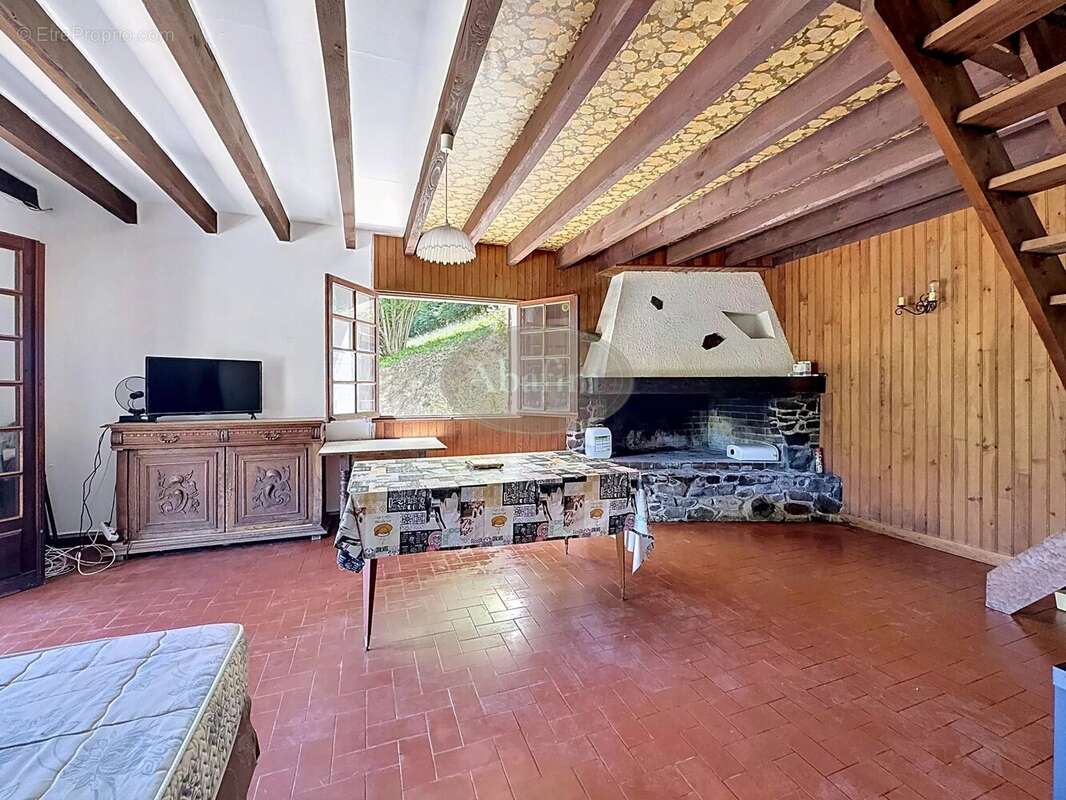 Maison à CAMPAN